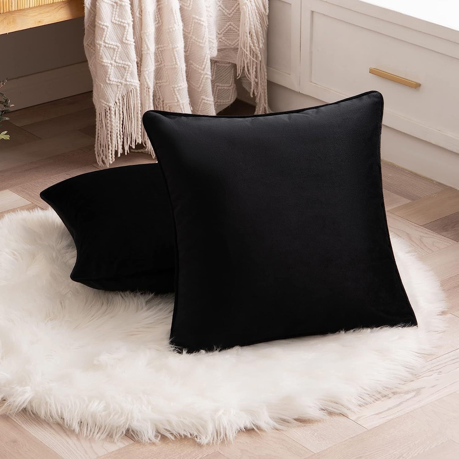 Housse de coussin velours ourlé