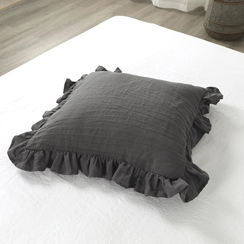 Housse de coussin en lin à volants