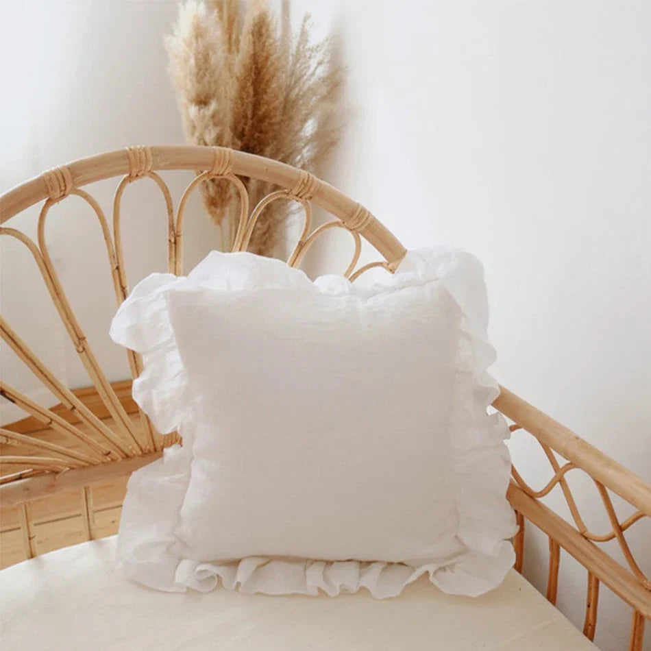Housse de coussin en lin à volants