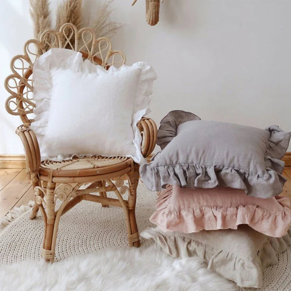 Housse de coussin en lin à volants