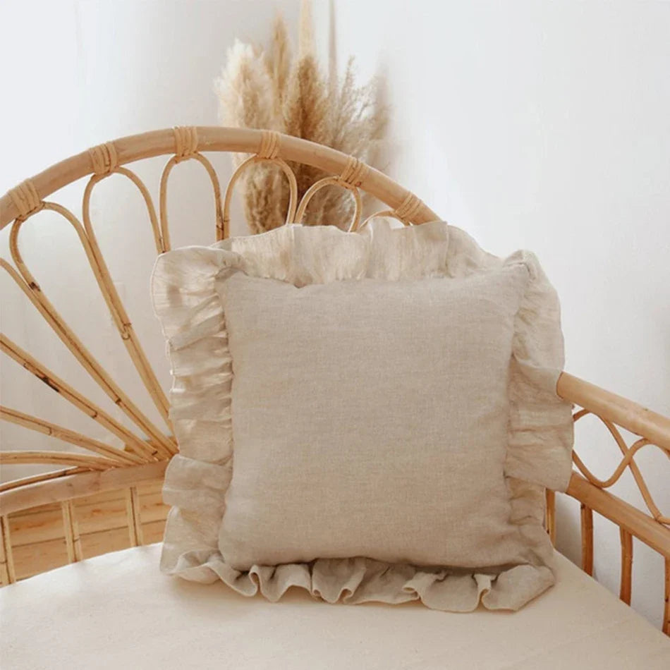 Housse de coussin en lin à volants