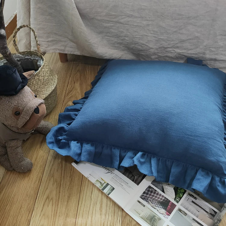 Housse de coussin en lin à volants